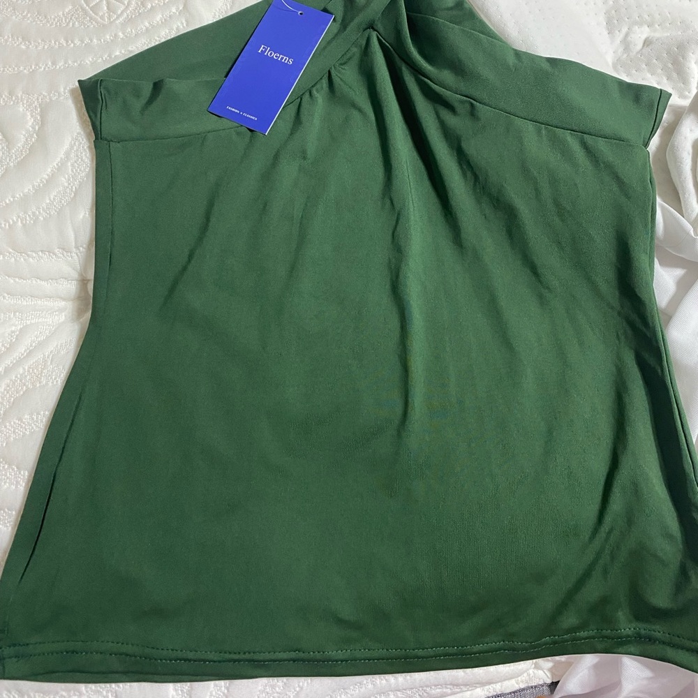 green blouse - Picture 2 of 2